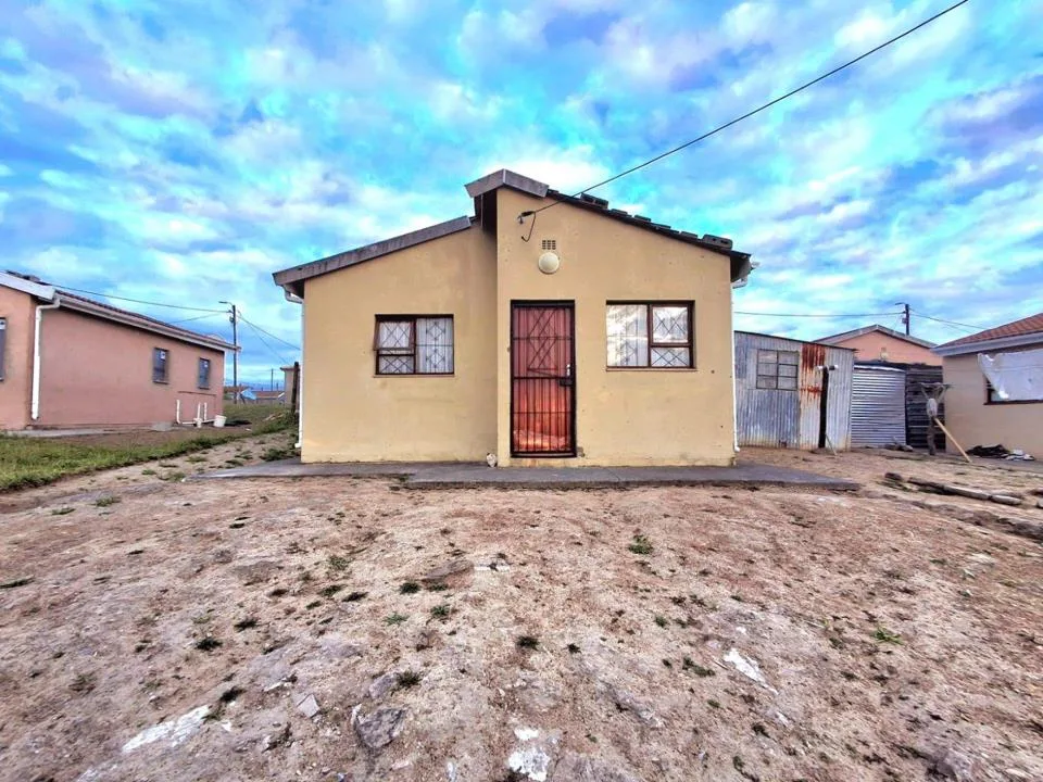 2 Bedroom House for sale in Mdantsane Nu 9