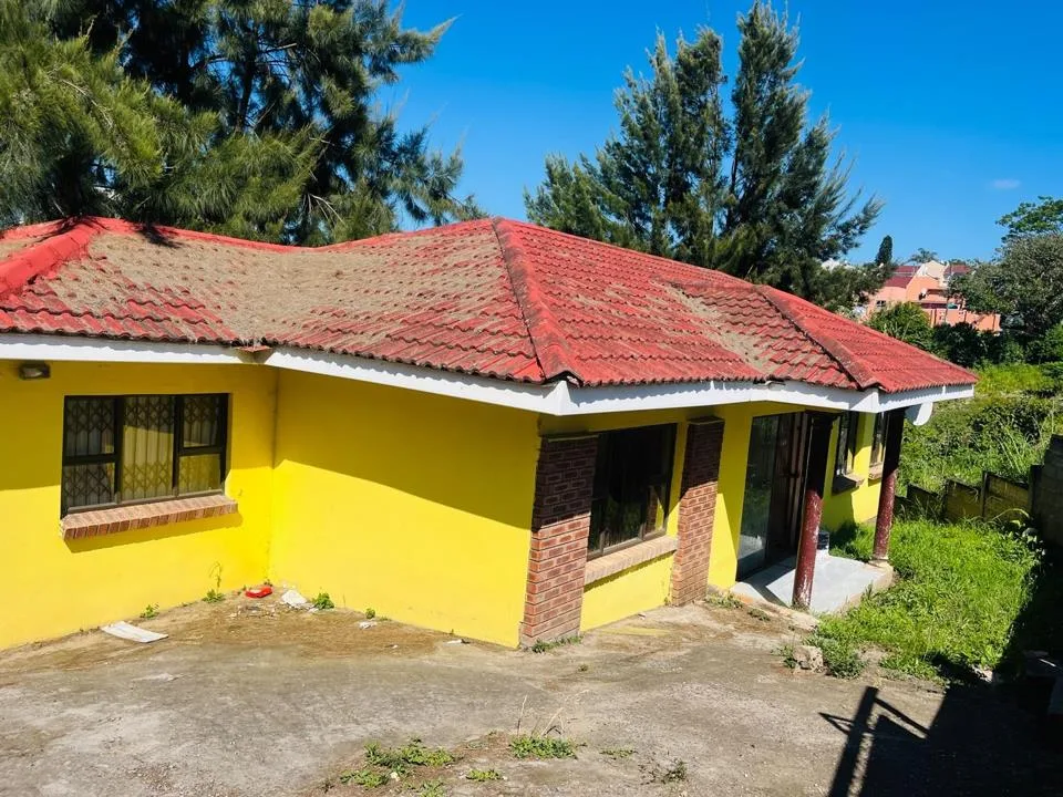 4 Bedroom House for sale in Amalinda