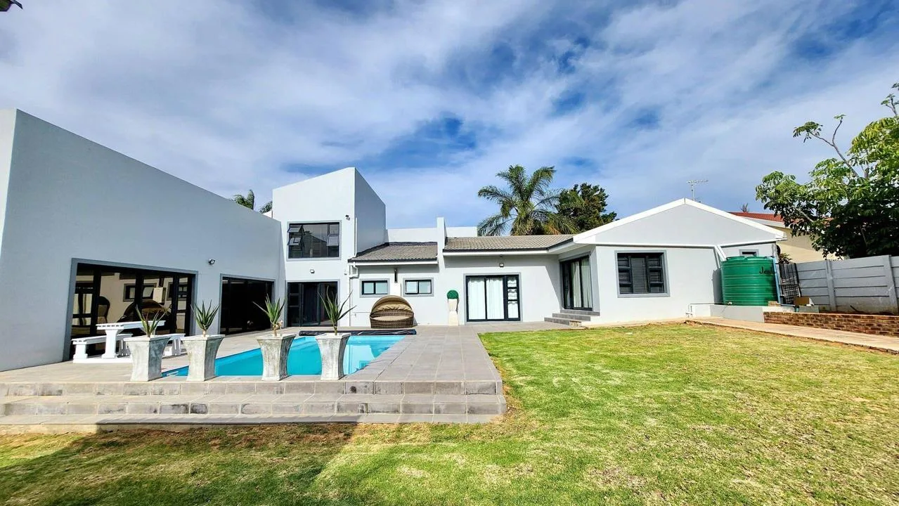 4 Bedroom House for sale in Winterhoek Park