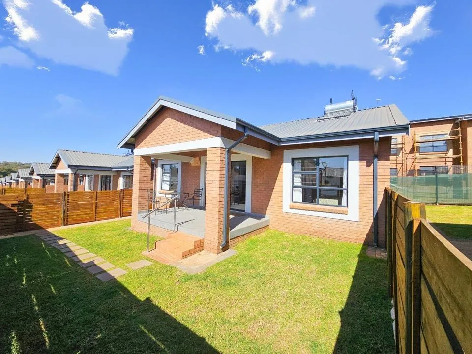 3 Bedroom Apartment / flat to rent in Brookehaven