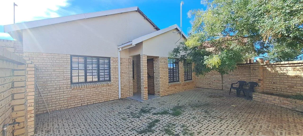 3 Bedroom Townhouse to rent in Vista Park