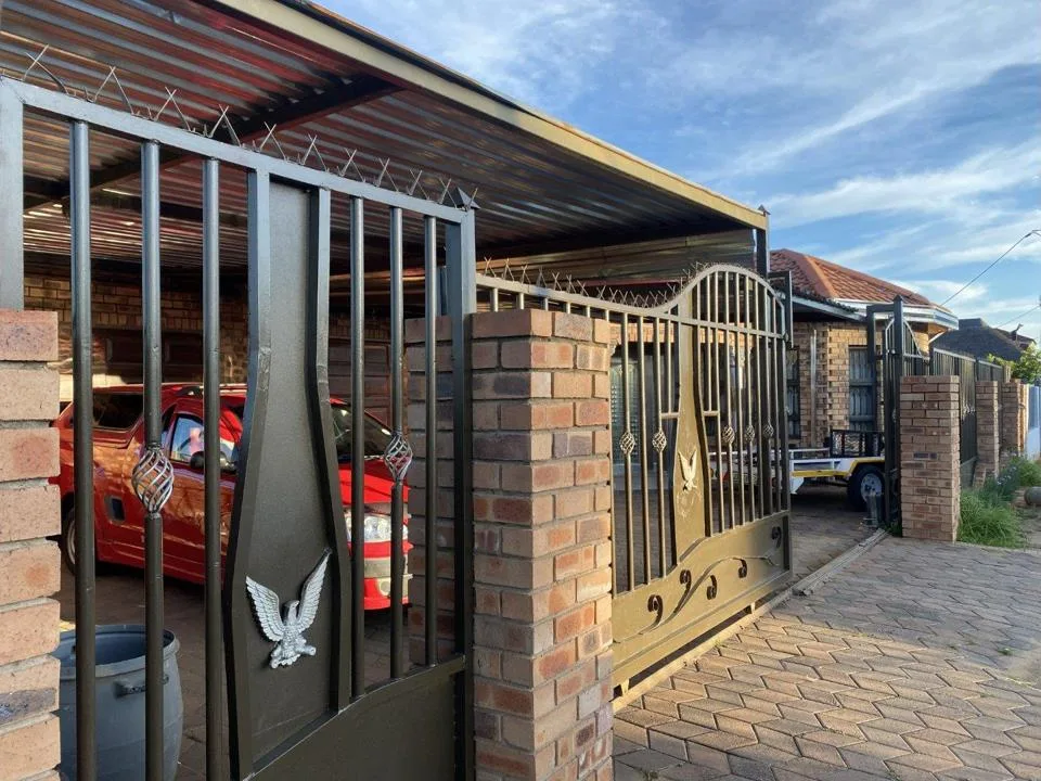 3 Bedroom House for sale in Grasslands