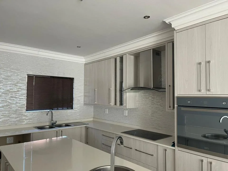 4 Bedroom Townhouse for sale in Heuwelsig