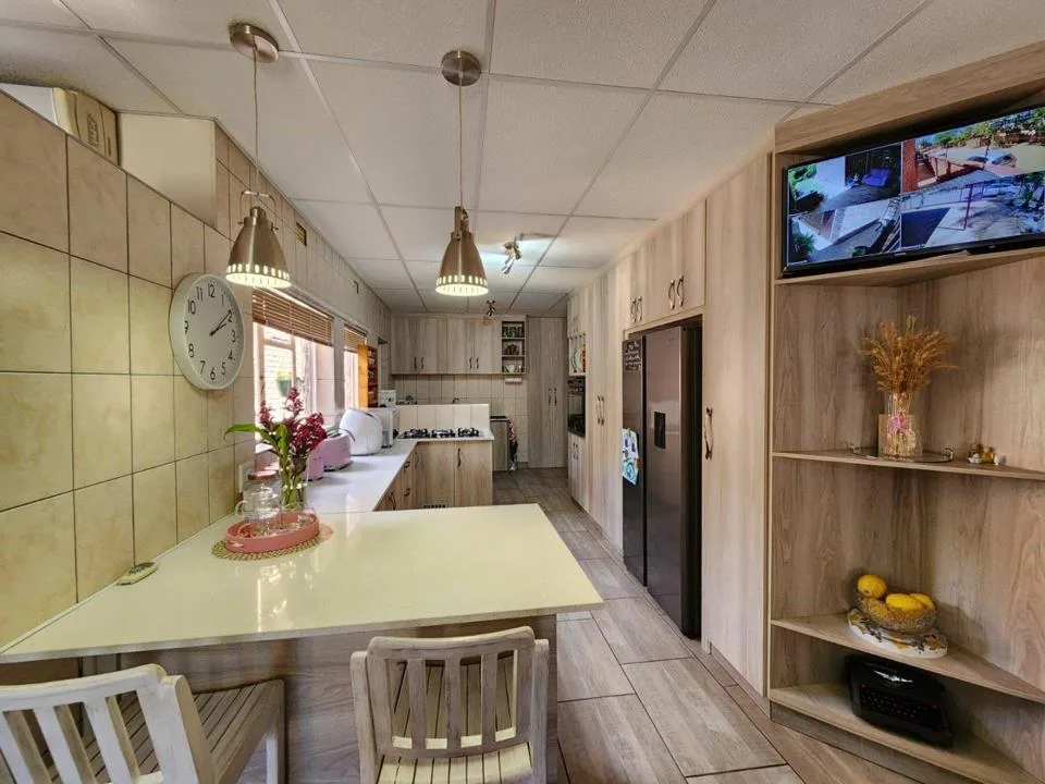3 Bedroom House for sale in Rhodesdene