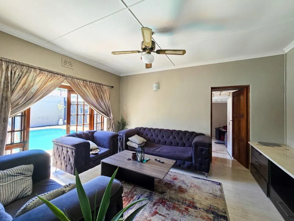 6 Bedroom House for sale in Woodleigh