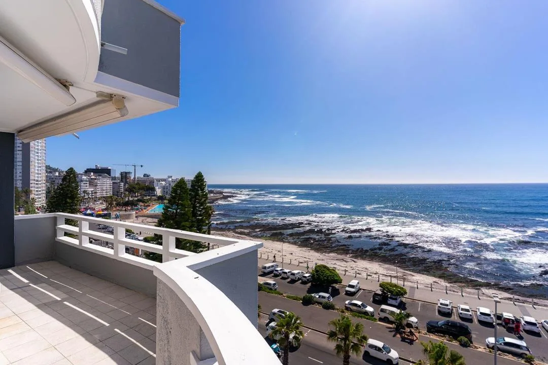 3 Bedroom Apartment / flat to rent in Sea Point