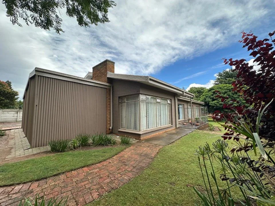 5 Bedroom House for sale in Panorama