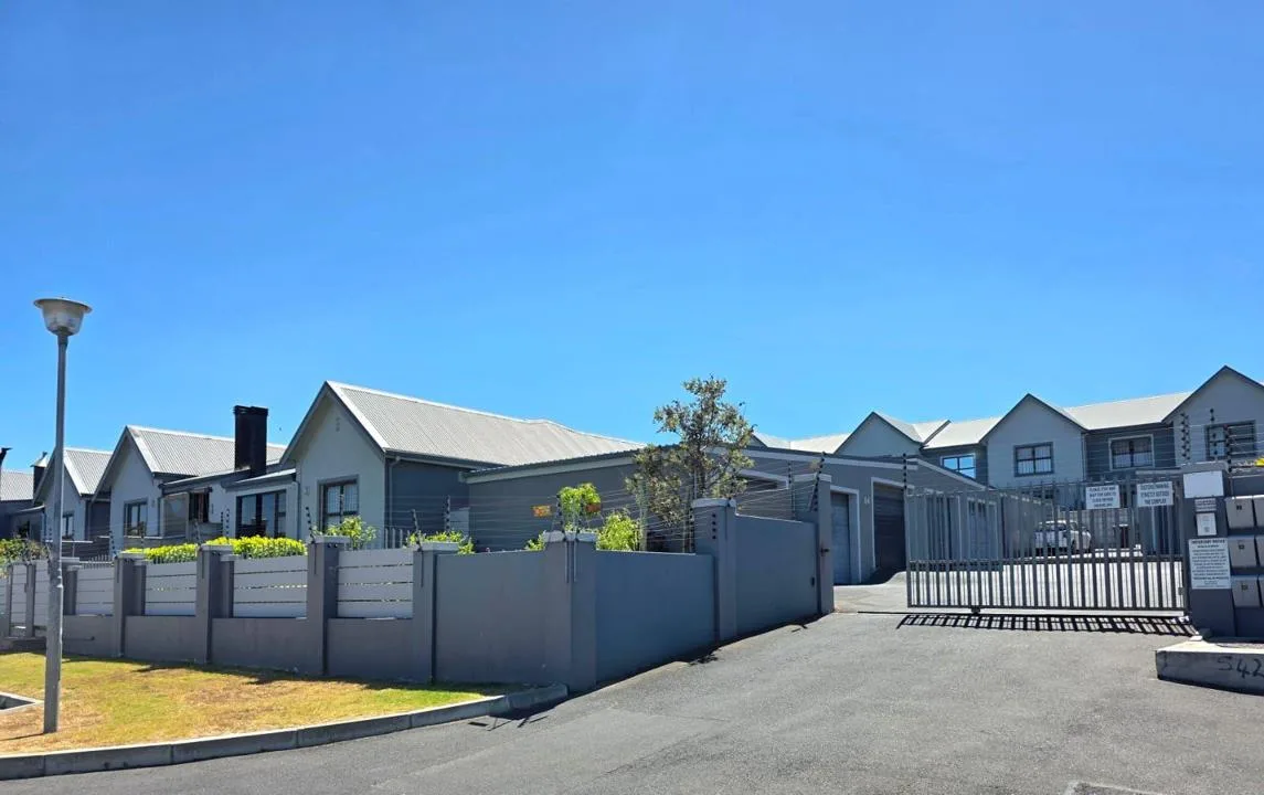 2 Bedroom Townhouse to rent in Protea Heights