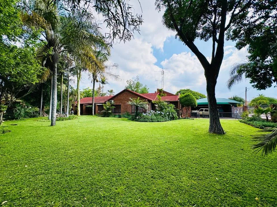 4 Bedroom House for sale in Welgelegen