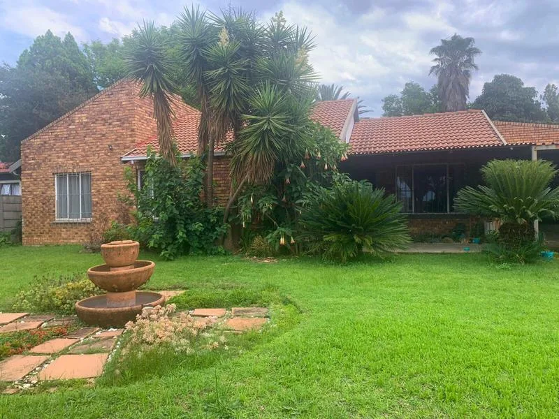 3 Bedroom House to rent in Birchleigh North