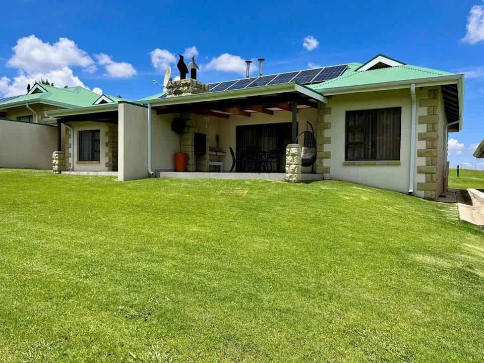 4 Bedroom House for sale in Clarens Golf & Trout Estate