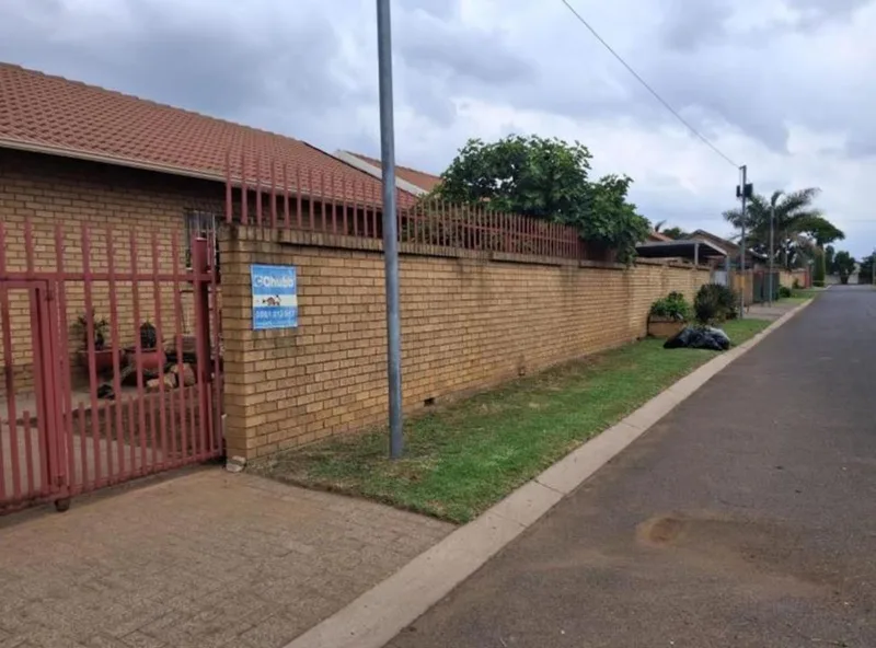 2 Bedroom Townhouse for sale in Reyno Ridge