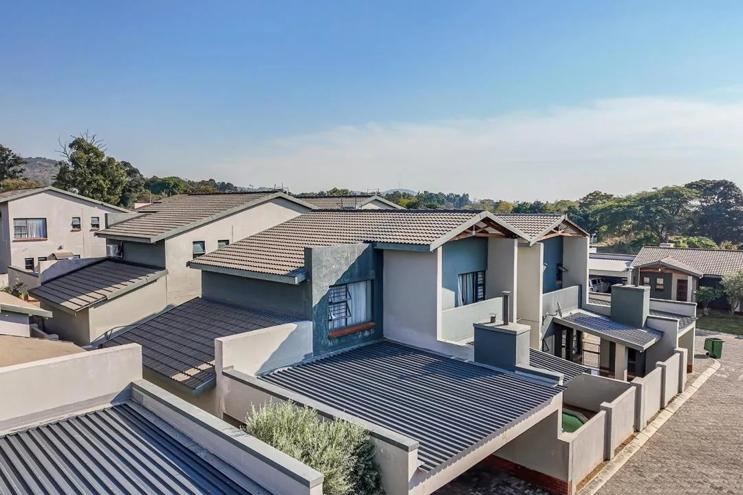 3 Bedroom Townhouse for sale in Waterkloof East