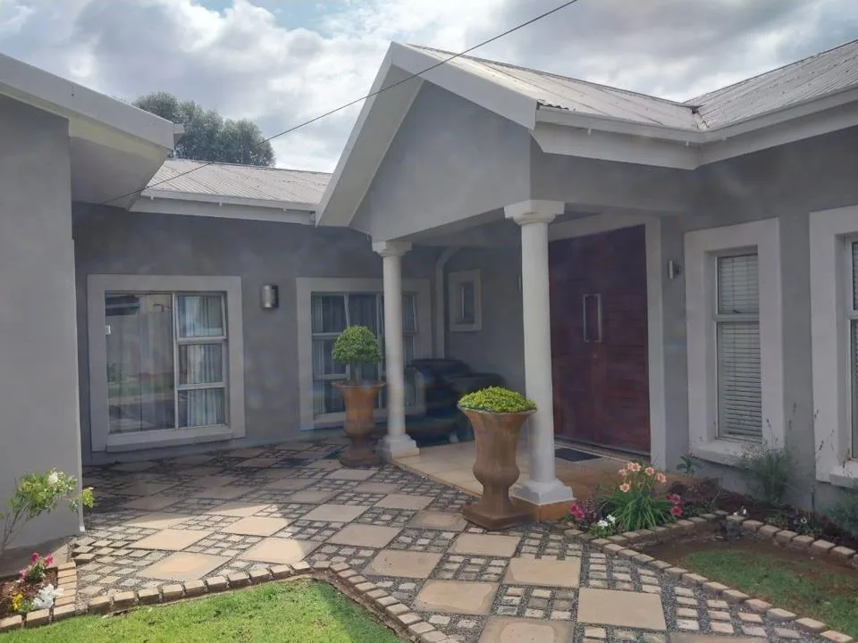 3 Bedroom House to rent in Kuruman