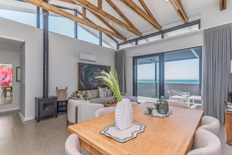 2 Bedroom Apartment / flat to rent in Muizenberg