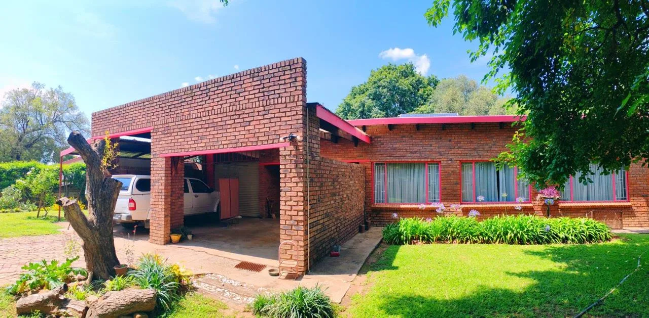 3 Bedroom House for sale in Modimolle