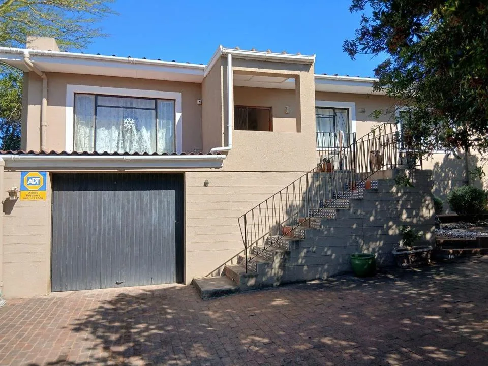 3 Bedroom House to rent in Gordons Bay Village