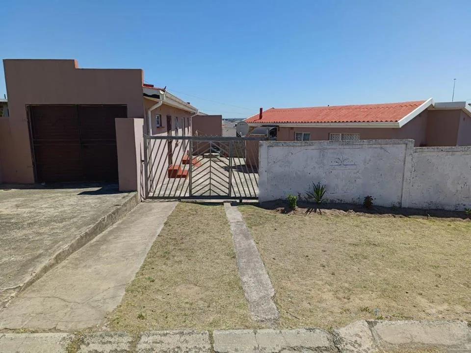 4 Bedroom House for sale in Mdantsane Nu 10