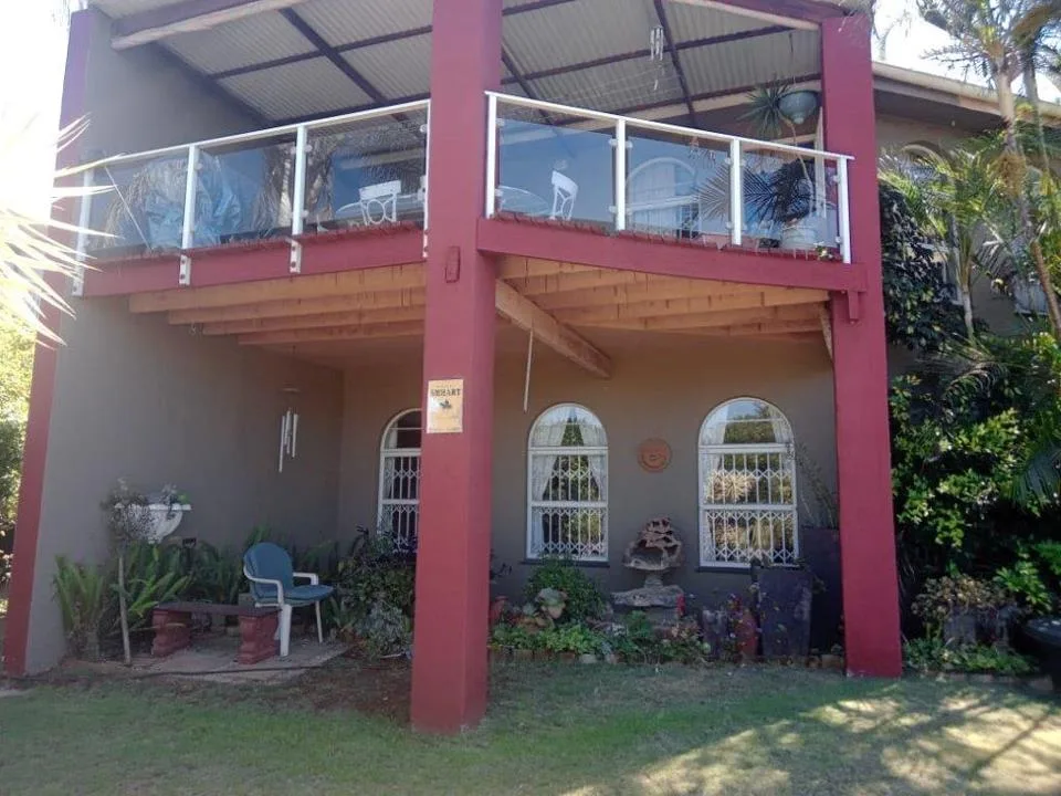 4 Bedroom House for sale in Wavecrest