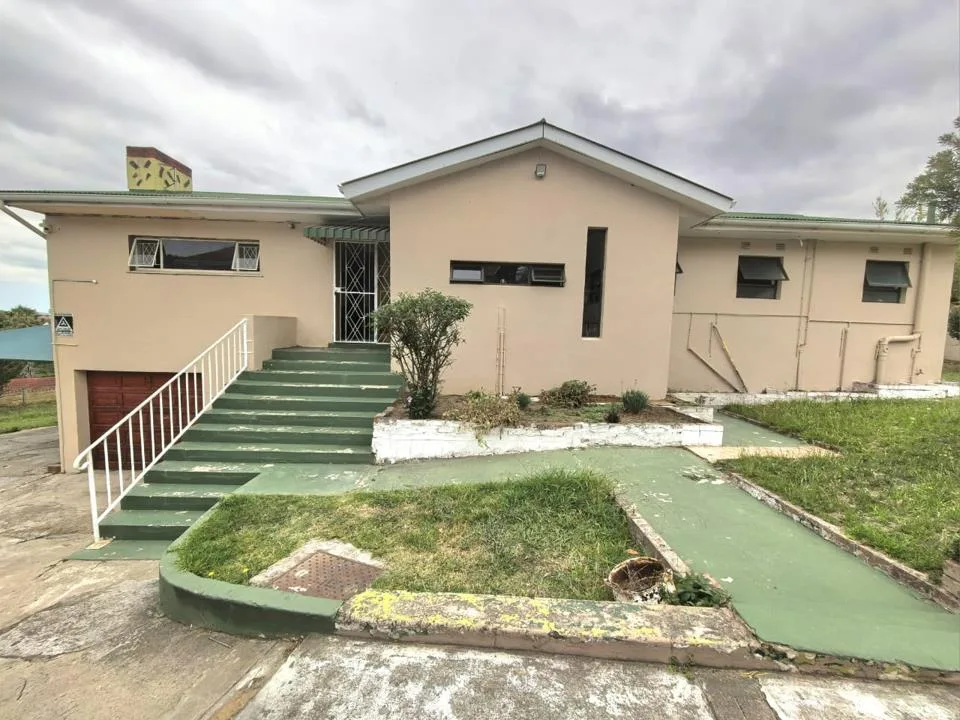 4 Bedroom House for sale in Headlands