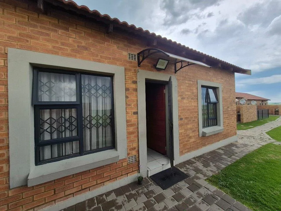 3 Bedroom Townhouse for sale in Terra Nova