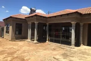 3 Bedroom House for sale in Lethlabile