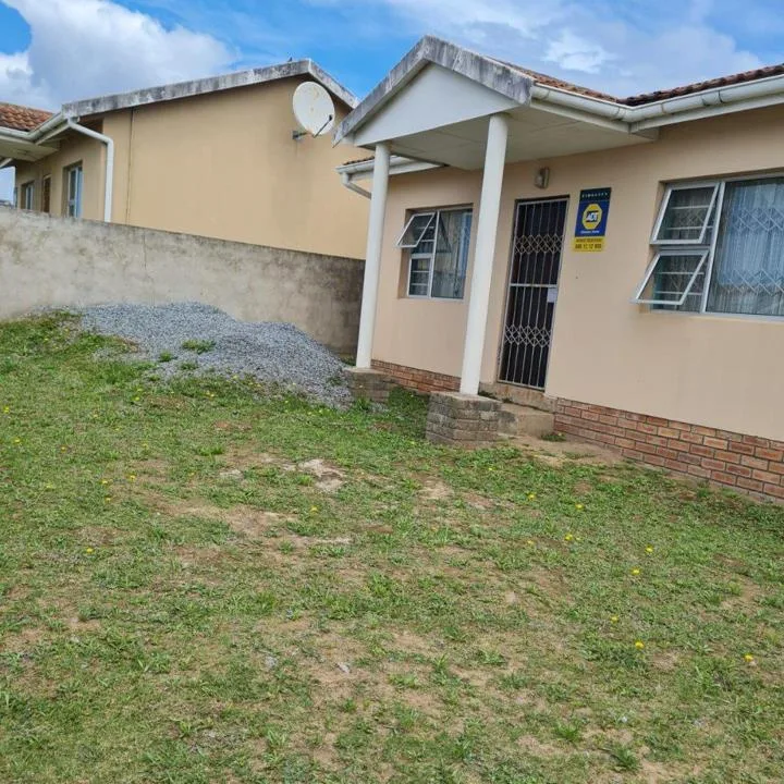 2 Bedroom House for sale in Amalinda