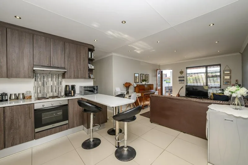 3 Bedroom House to rent in Overbaakens