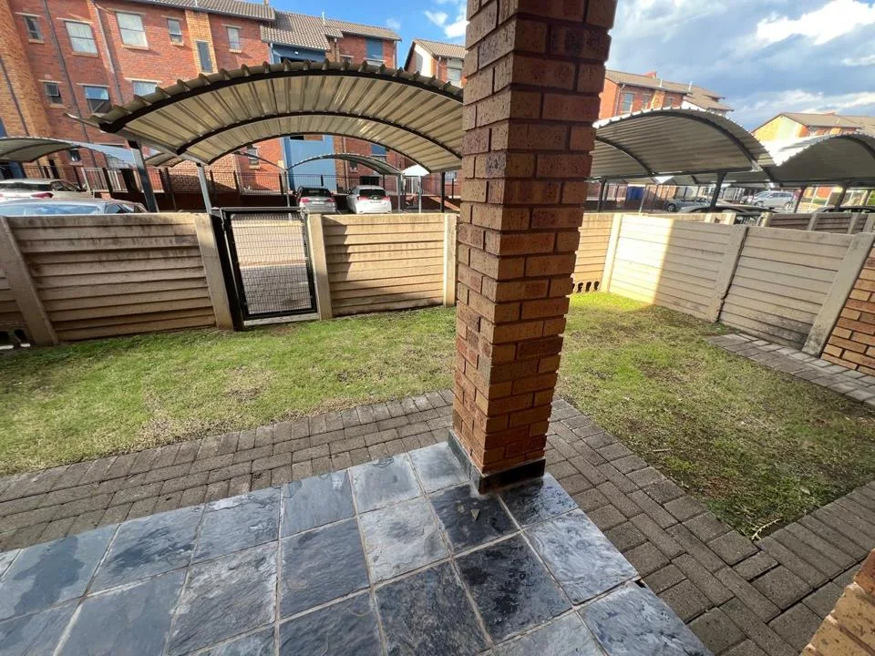 2 Bedroom Apartment / flat to rent in Olifantsvlei