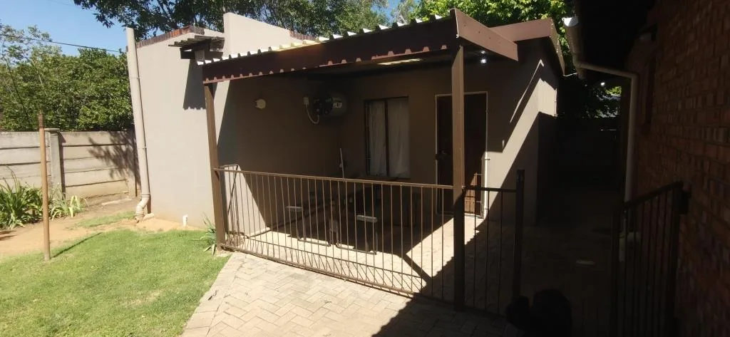Apartment / flat to rent in Westdene