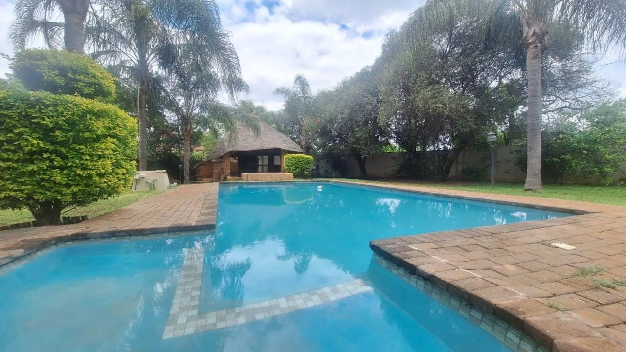 4 Bedroom House for sale in Chroompark