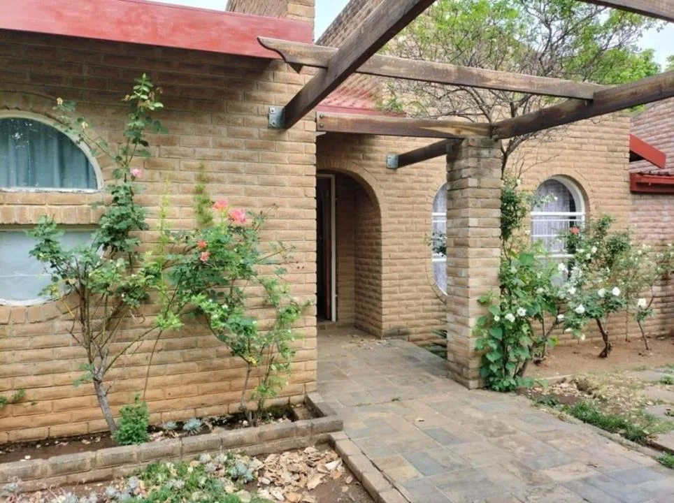 4 Bedroom House for sale in Ficksburg