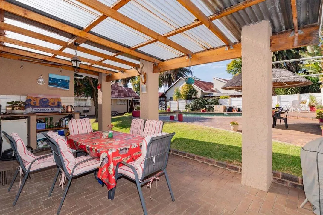 1 Bedroom House to rent in Highway Gardens