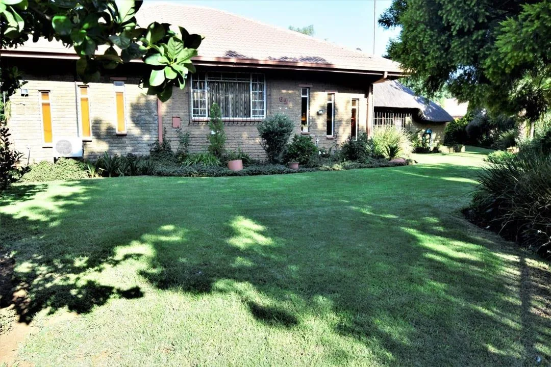 4 Bedroom House for sale in Vaalpark