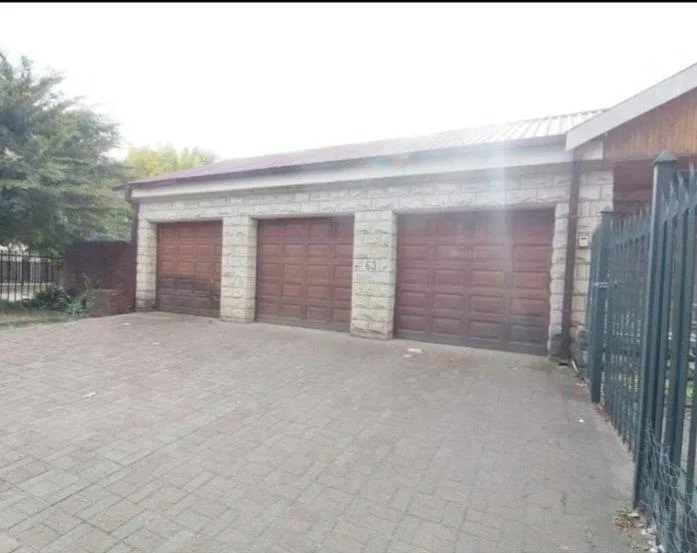 3 Bedroom House for sale in Ficksburg