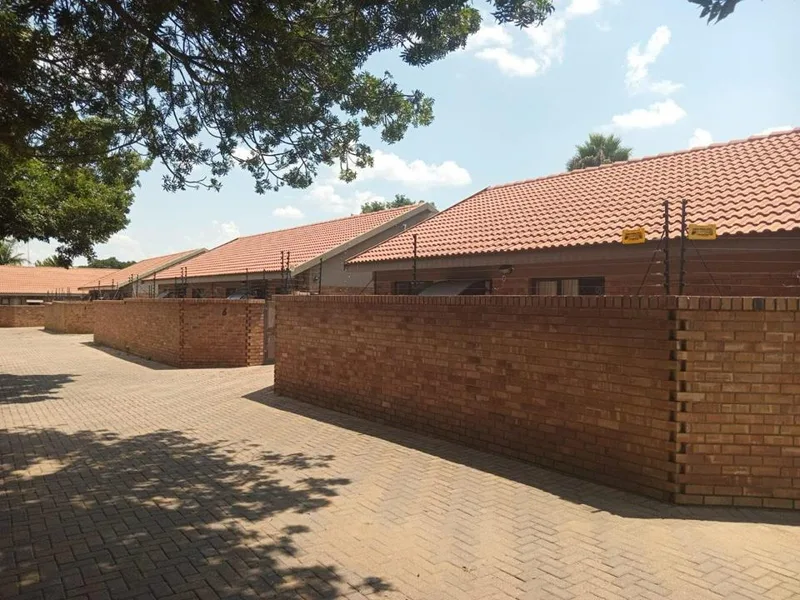 3 Bedroom Apartment / flat to rent in Annadale