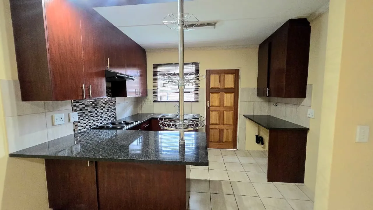 3 Bedroom Apartment / flat to rent in Terenure