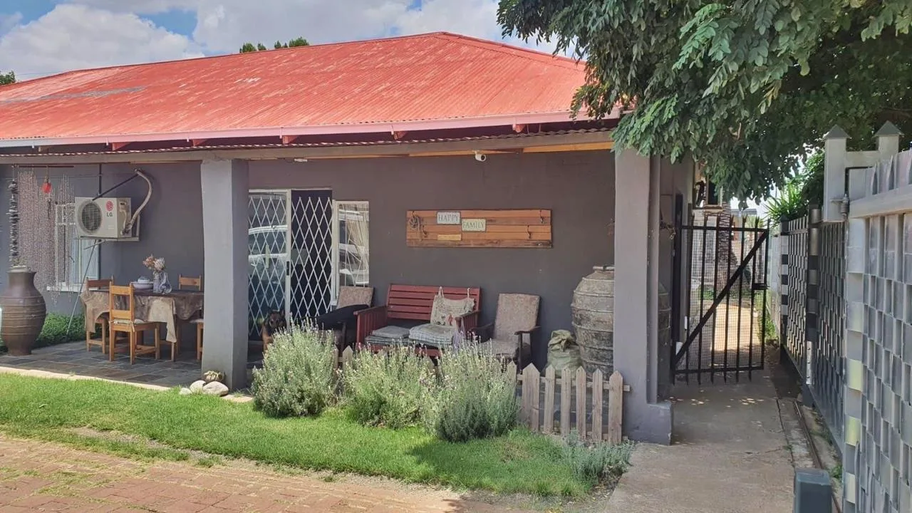 5 Bedroom House for sale in Brandfort
