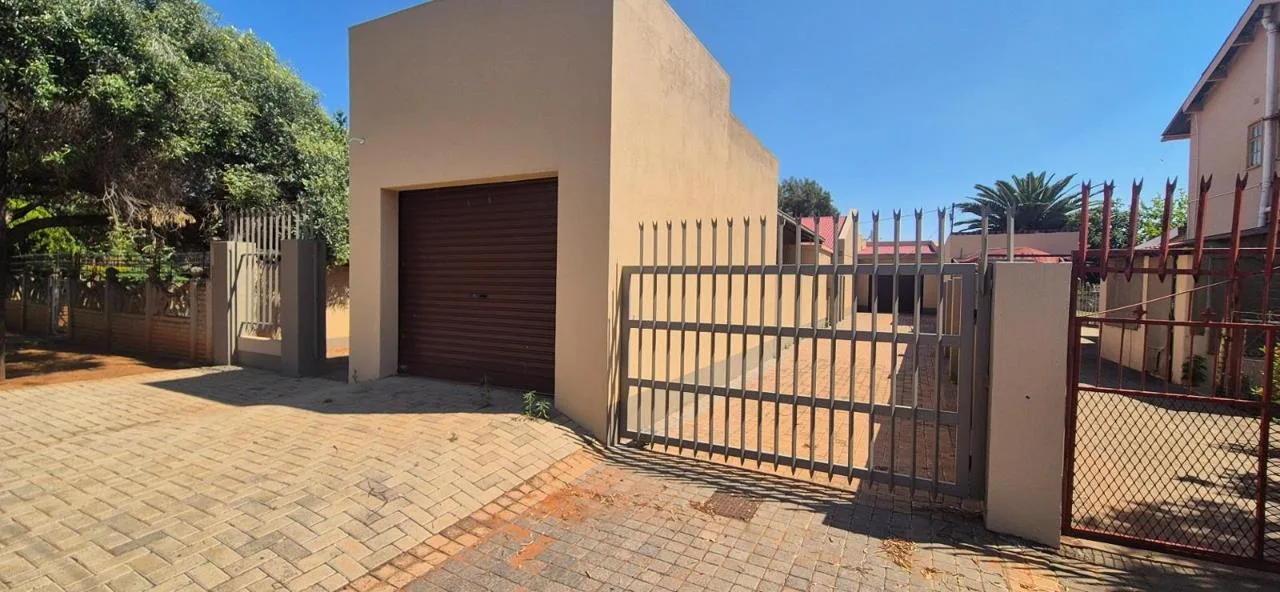 3 Bedroom Apartment / flat for sale in New Park