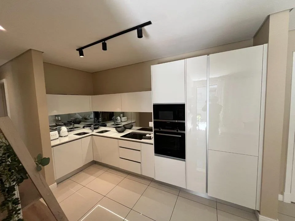 2 Bedroom Apartment / flat to rent in Houghton Estate