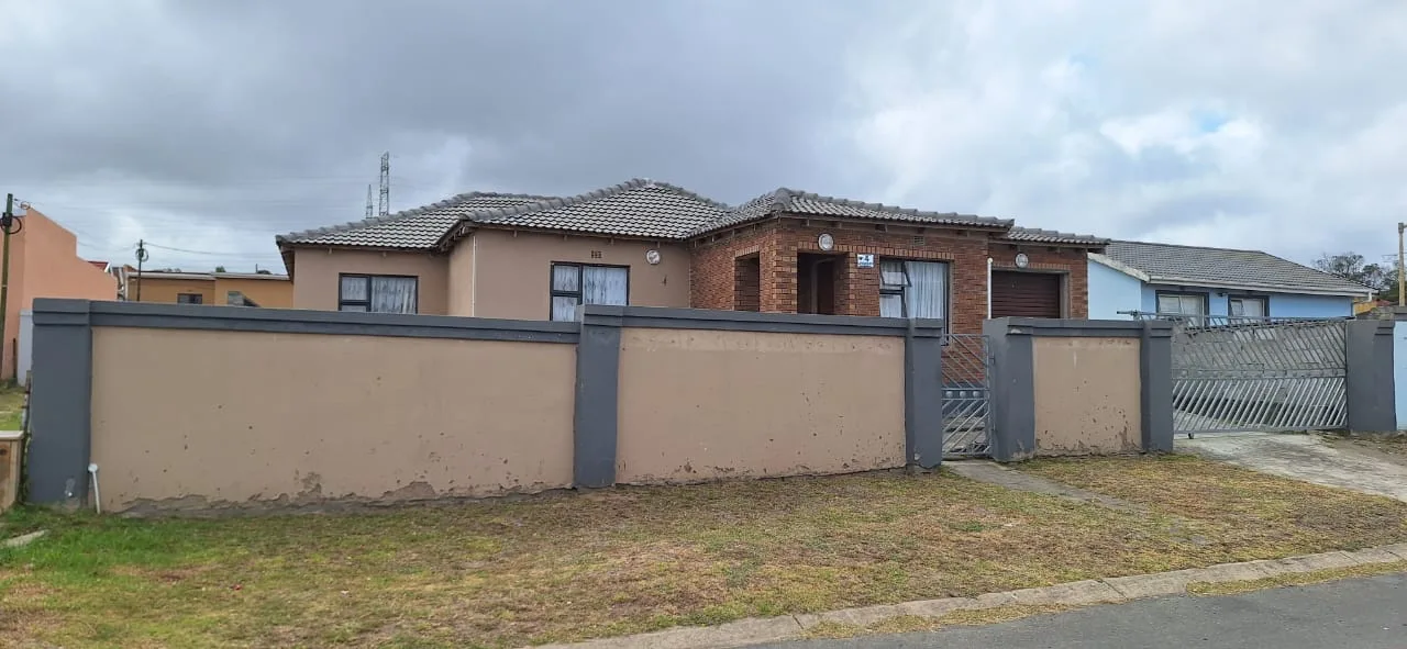 3 Bedroom House for sale in Amalinda