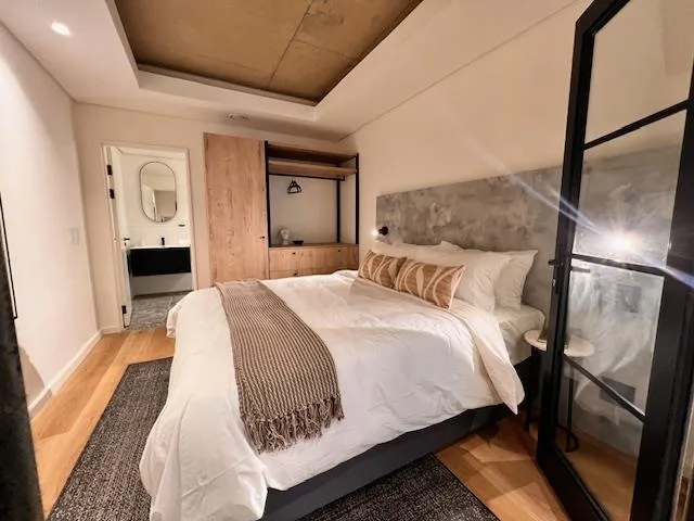 1 Bedroom Apartment / flat to rent in Sea Point