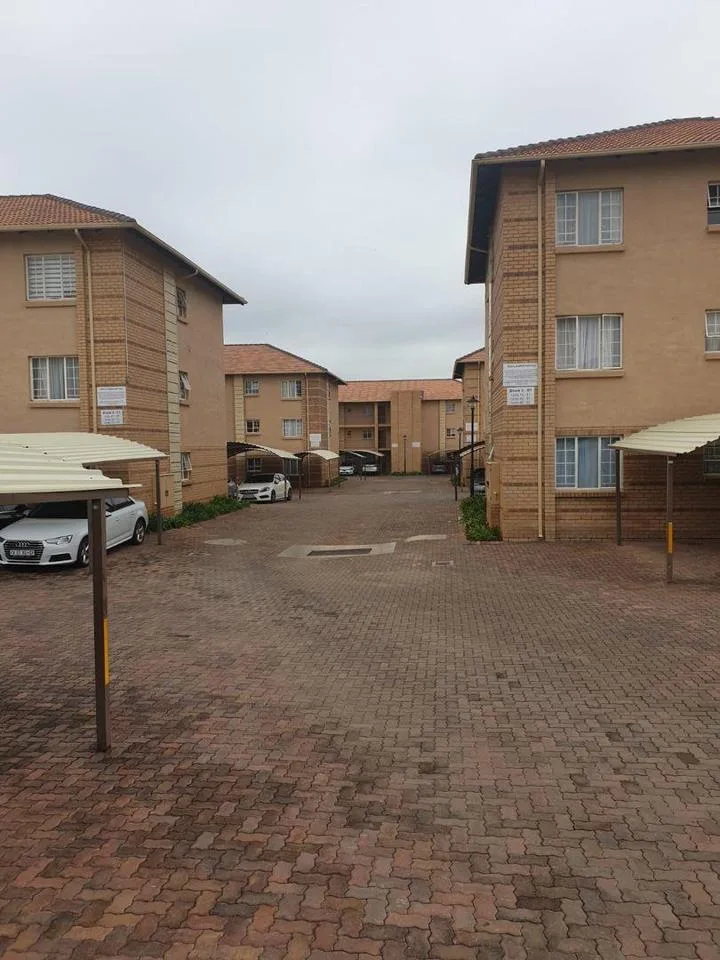 2 Bedroom Apartment / flat to rent in Montana