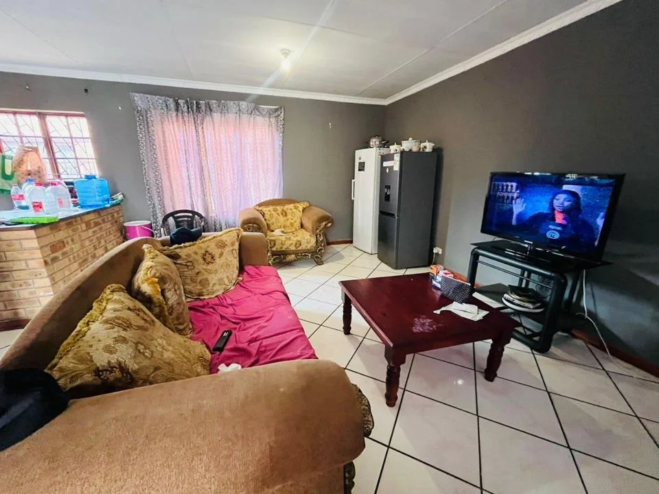 2 Bedroom House for sale in Grasslands