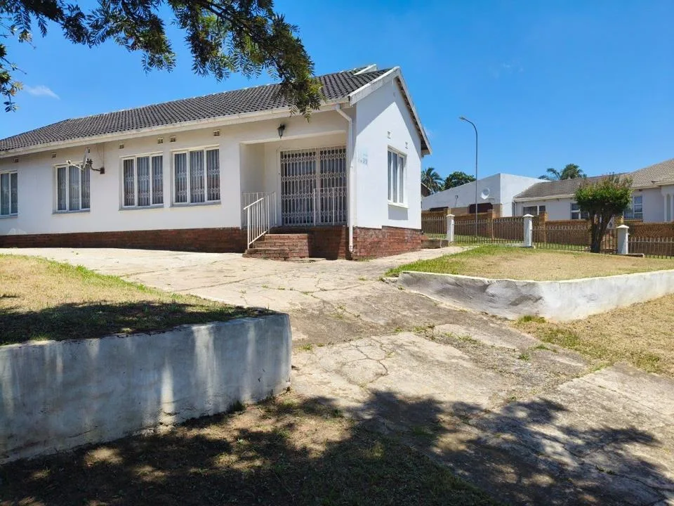 4 Bedroom House for sale in Sidwadwa