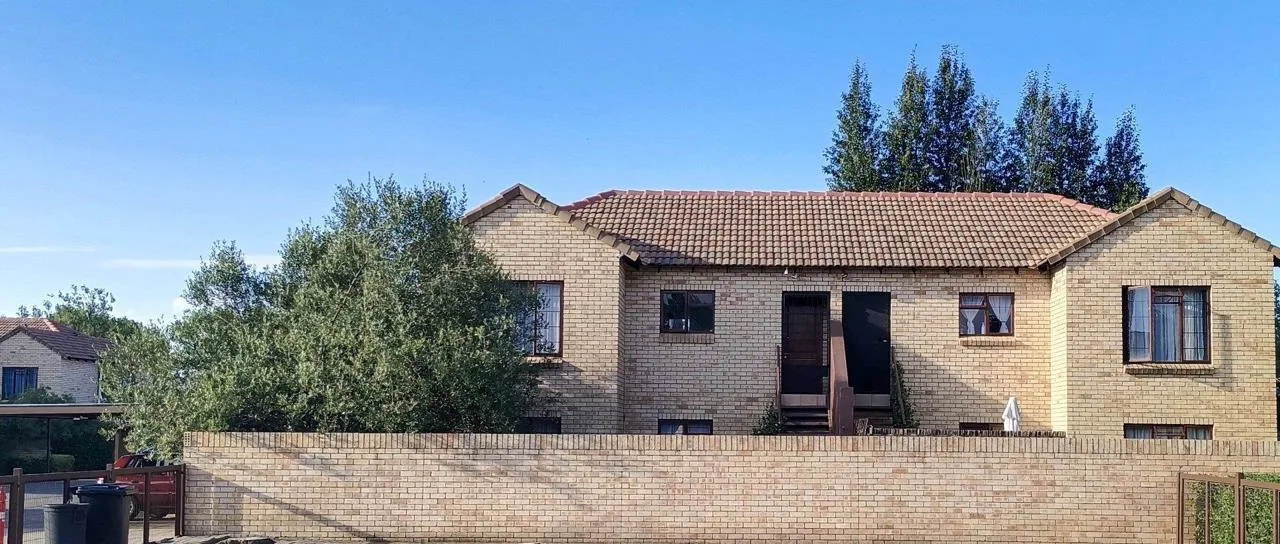 2 Bedroom Townhouse for sale in Wilgehof