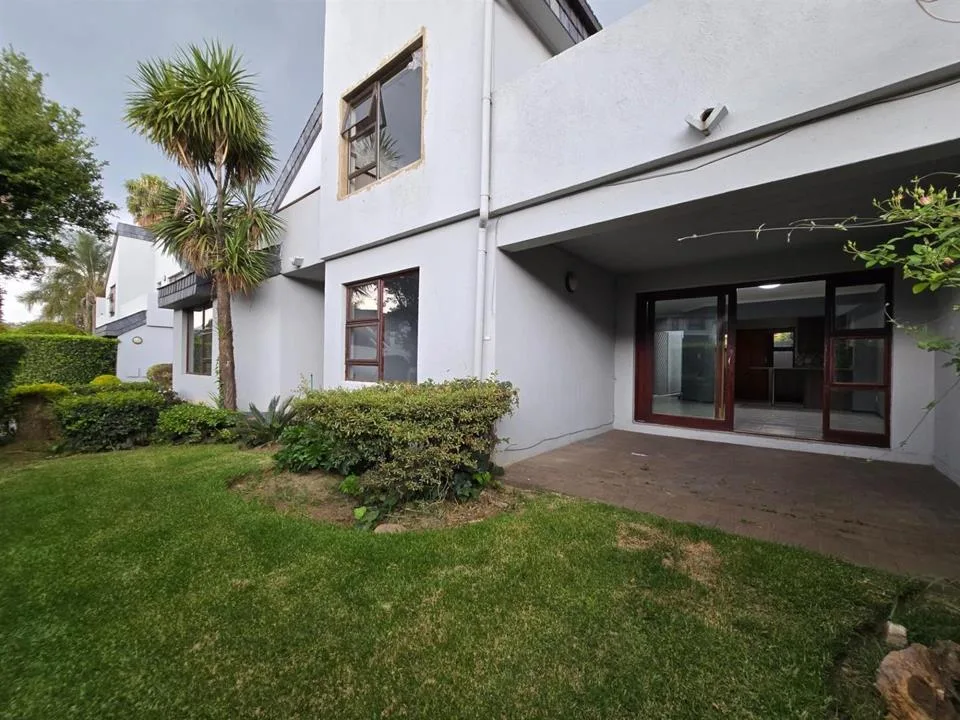 3 Bedroom Apartment / flat to rent in Lakefield