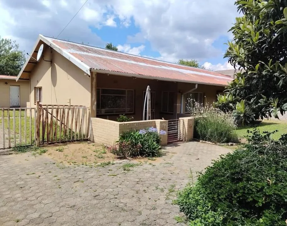 3 Bedroom House for sale in Sasolburg Ext 4