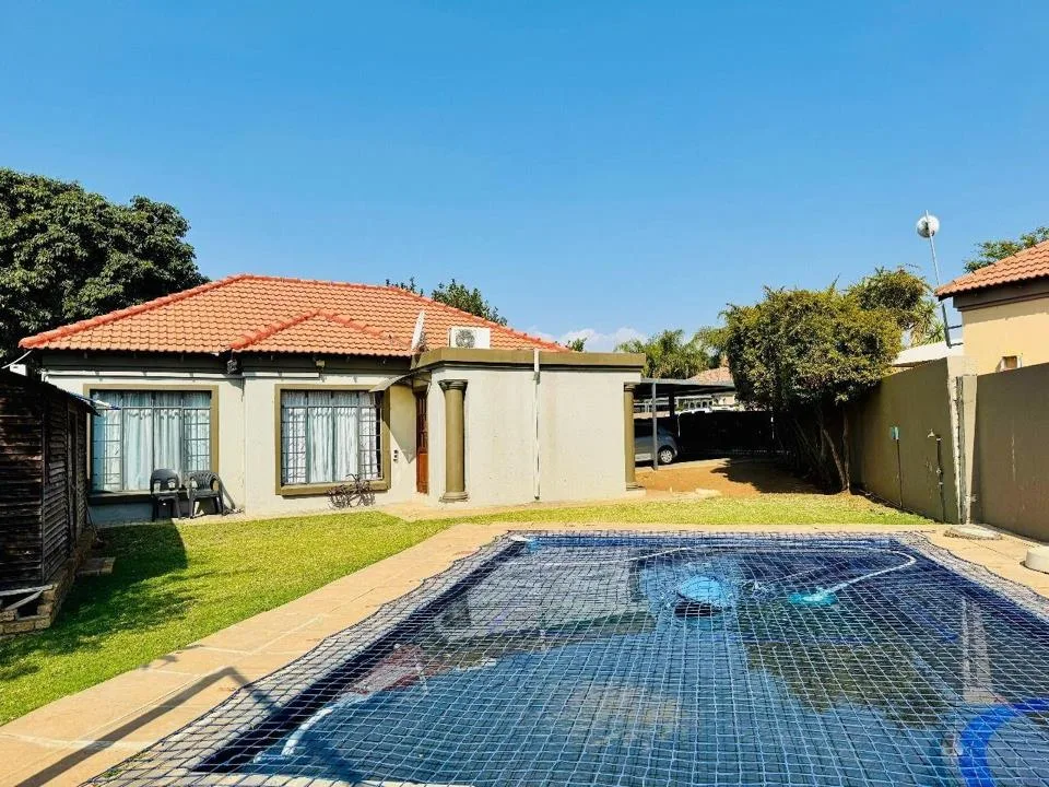 3 Bedroom Townhouse to rent in Waterval East