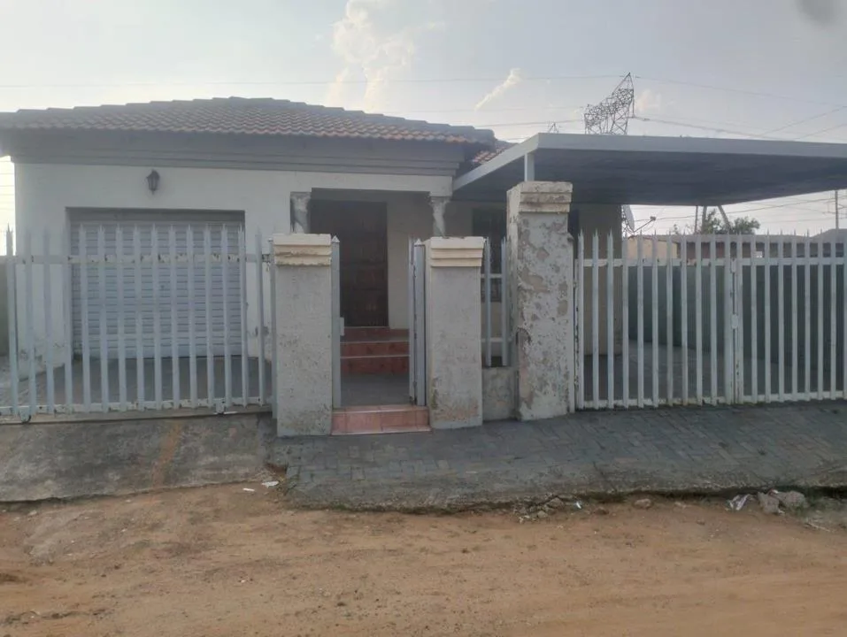 3 Bedroom House for sale in Kwaguqa